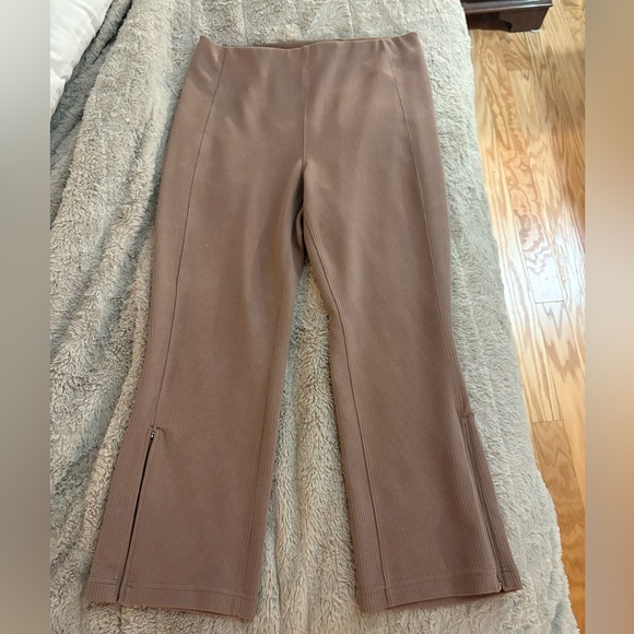 Lululemon Ribbed Softstreme Zip Leg High Rise Cropped Pant 25” size 12 - Picture 7 of 11